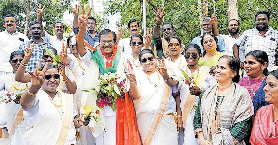 kottayam-thomas-chazhikadan എൽഡിഎഫ് സ്ഥാനാർഥി തോമസ് ചാഴികാടൻ വൈക്കം മണ്ഡലത്തിൽ പ്രചാരണത്തിനിടെ.