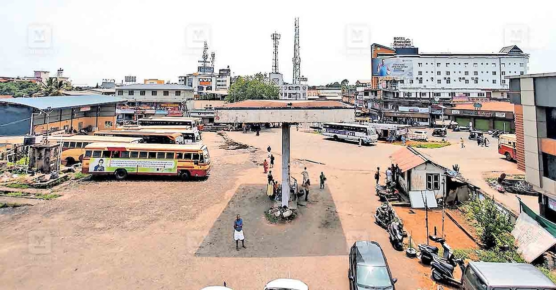 ചങ്ങനാശേരി കെഎസ്ആർടിസി ബസ് സ്റ്റാൻഡ്.  