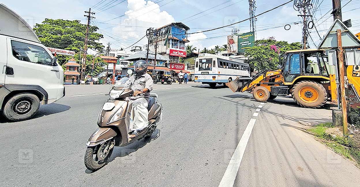 Mathumoola മതുമൂല ജംക്ഷൻ അപകടകേന്ദ്രമാകുന്നു; റോഡ് നവീകരണത്തിനു പിന്നാലെ ...