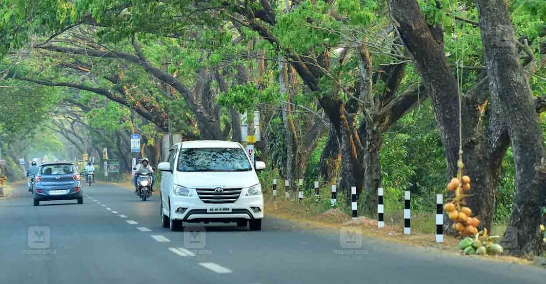 kumarakom-road