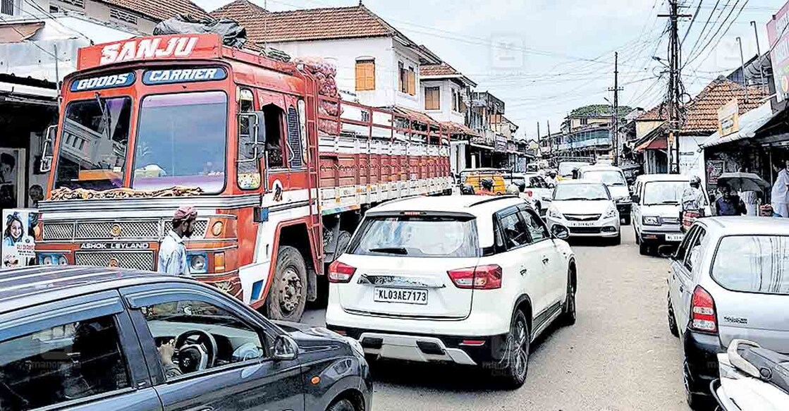 ചങ്ങനാശേരി മാർക്കറ്റിൽ കഴിഞ്ഞ ദിവസമുണ്ടായ ഗതാഗതക്കുരുക്ക്.