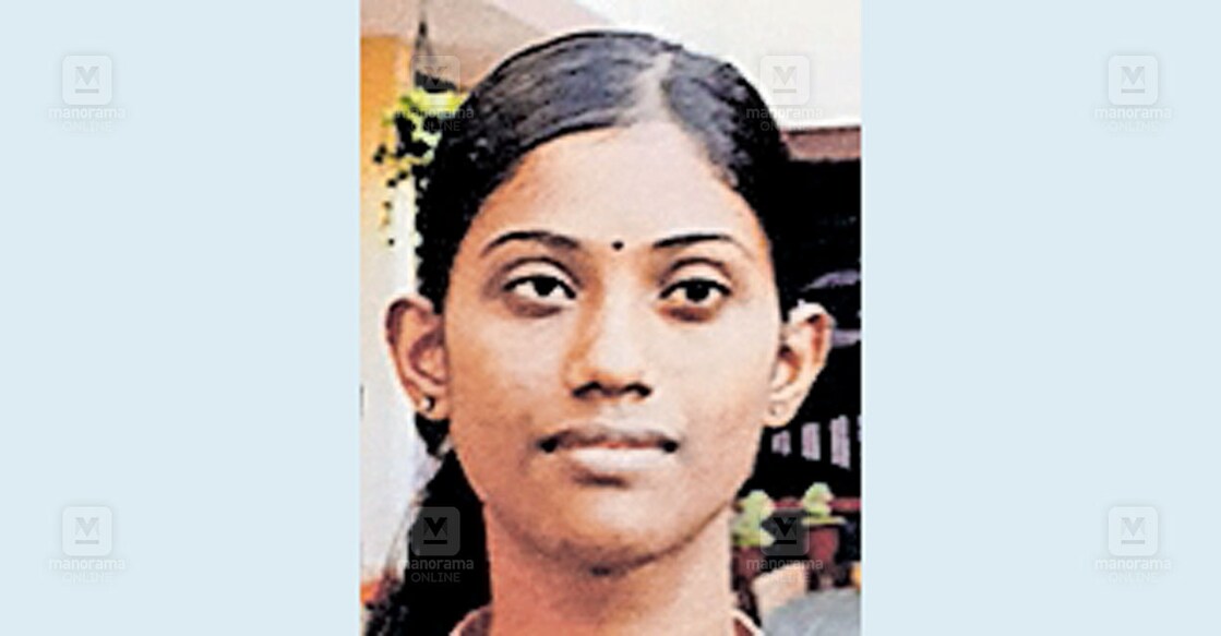 മോണിക്ക  