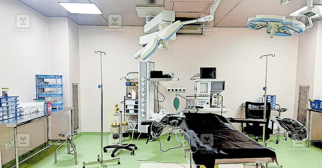 laminar-operation കാഞ്ഞിരപ്പള്ളി ജനറൽ ആശുപത്രിയിൽ സജ്ജമാക്കിയ
ലാമിനാർ ഓപ്പറേഷൻ തിയറ്ററുകളിലൊന്ന്.
