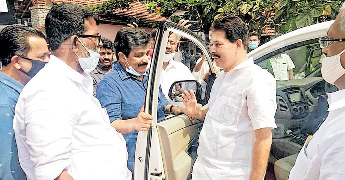 സമാധാനപരമായി വോട്ടെടുപ്പ്: ചിലയിടങ്ങളിൽ നേരിയ സംഘർഷം
