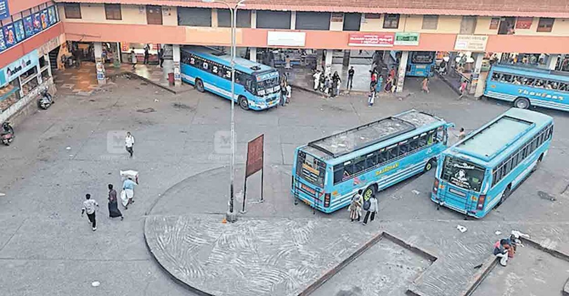 പാളയം ബസ് സ്റ്റാൻഡ‍്.   