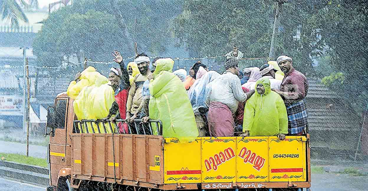 വരുന്നു പെരുമഴ, കോഴിക്കോട് 6 വരെ ഓറഞ്ച് അലർട്ട്; നാളെ അതിതീവ്ര മഴയ്ക്കു