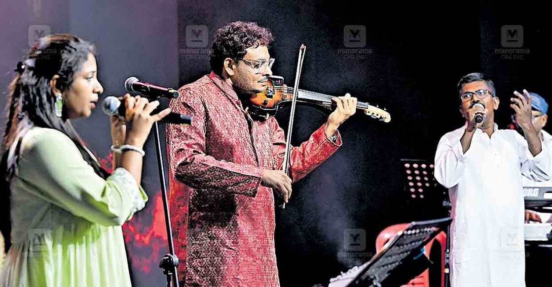മലയാള മനോരമ നടത്തുന്ന ഹോർത്തൂസിനോടനുബന്ധിച്ചു ആറ്റുവഞ്ചി വേദിയിൽ ഹരികുമാർ ശിവൻ അവതരിപ്പിച്ച വയലിൻ ഫ്യൂഷൻ. 