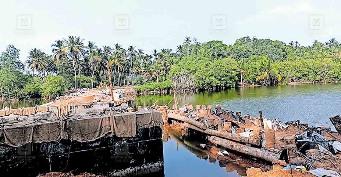 thuruthy-bridge നിർമാണം പുരോഗമിക്കുന്ന പാലയാട് തുരുത്തി പാലം.