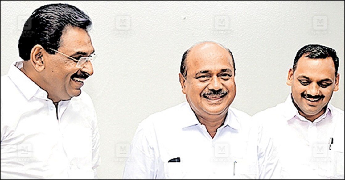 anto-antony-k-francis-george-deen-kuriakose വിജയച്ചിരി... കോട്ടയത്തു മലയാള മനോരമയിൽ സംഘടിപ്പിച്ച മുഖാമുഖത്തിൽ പങ്കെടുക്കാനെത്തിയ നിയുക്ത എംപിമാരായ ആന്റോ ആന്റണി, കെ.ഫ്രാൻസിസ് ജോർജ്, ഡീൻ കുര്യാക്കോസ് എന്നിവർ. ചിത്രം: മനോരമ