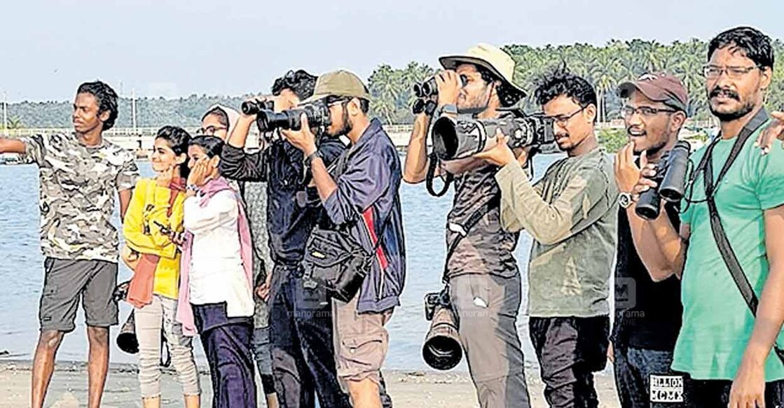 കടലുണ്ടി പക്ഷികേന്ദ്രത്തിൽ പക്ഷി സർവേ നടക്കുന്നു  