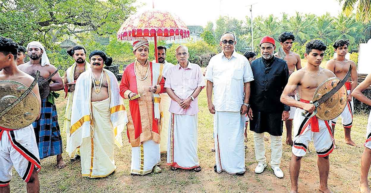 സാമൂതിരിയുടെ പിൻമുറക്കാർ എത്തി; മാമാങ്കത്തിന് പുനരാവിഷ്കാരം