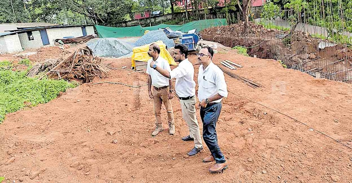 മലപ്പുറം കലക്ടറേറ്റിനകത്ത് കുടുംബക്കോടതി നിർമിക്കുന്ന സ്ഥലം.     