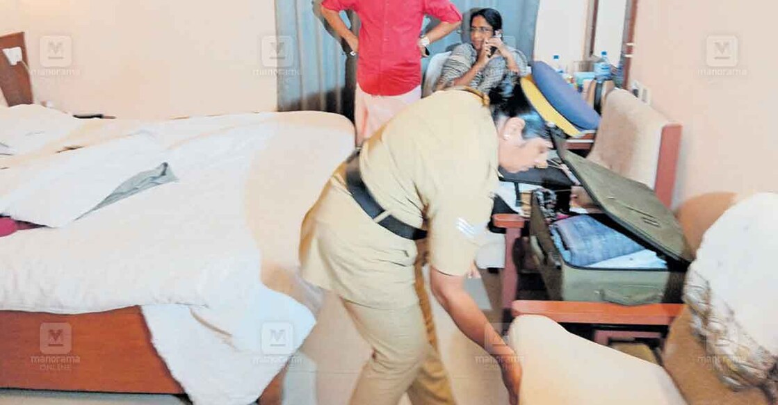 palakkad-hotel-raid-2