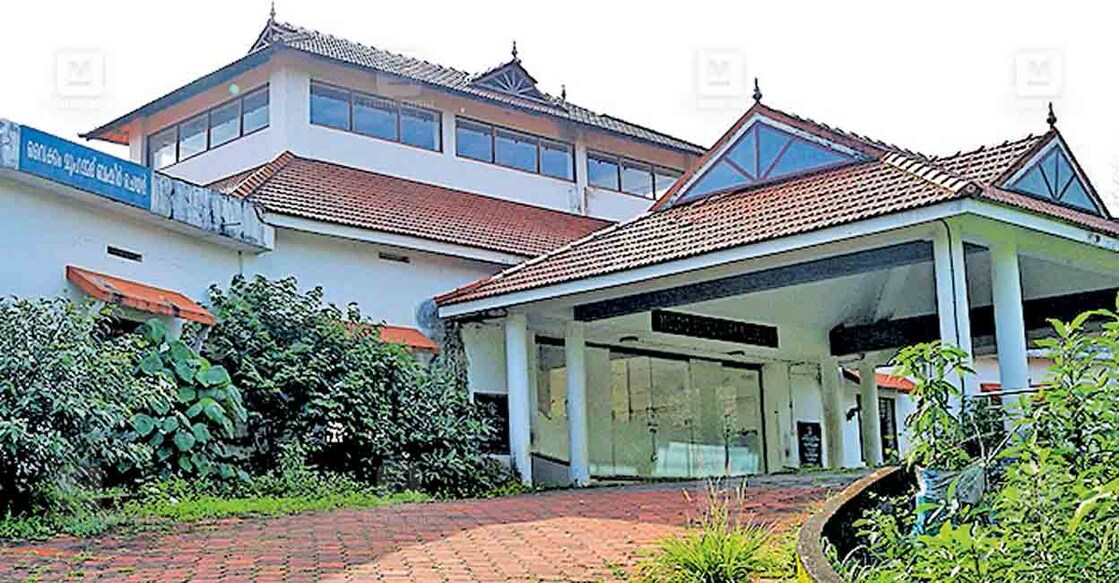 

കാലിക്കറ്റ് സർവകലാശാലയിലെ വൈക്കം മുഹമ്മദ്  ബഷീർ ചെയർ.  