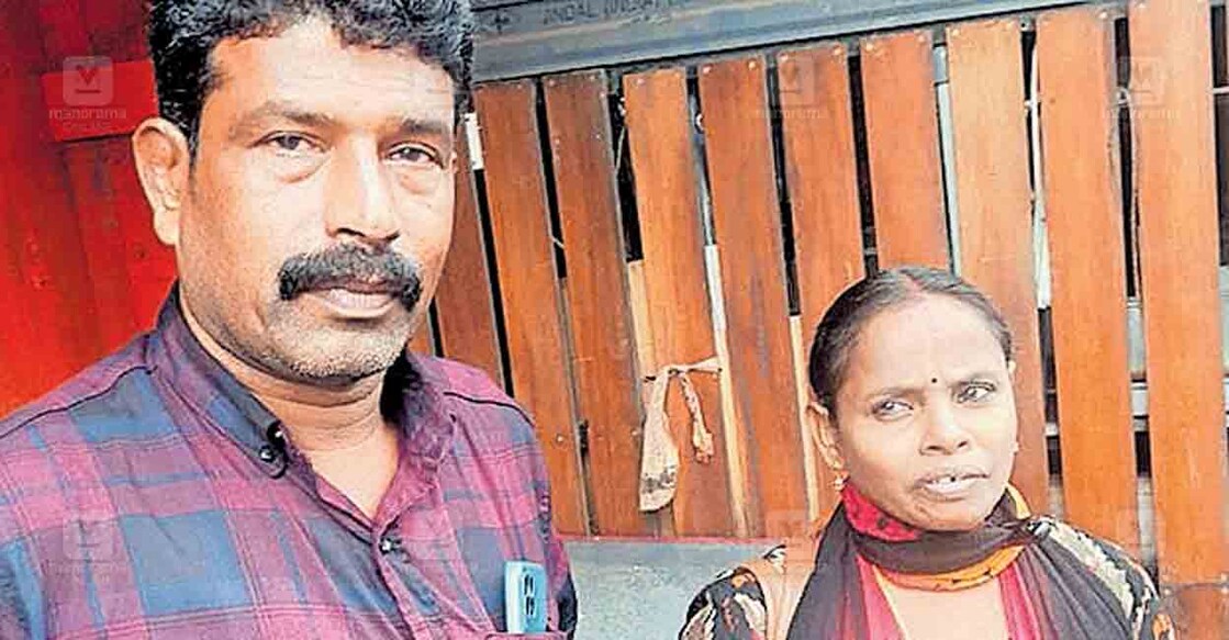 malappuram-rajendran-thankamani
രാജേന്ദ്രനും തങ്കമണിയും തിരുവാലി ചാത്തക്കാട്ടെ വീട്ടിൽ.