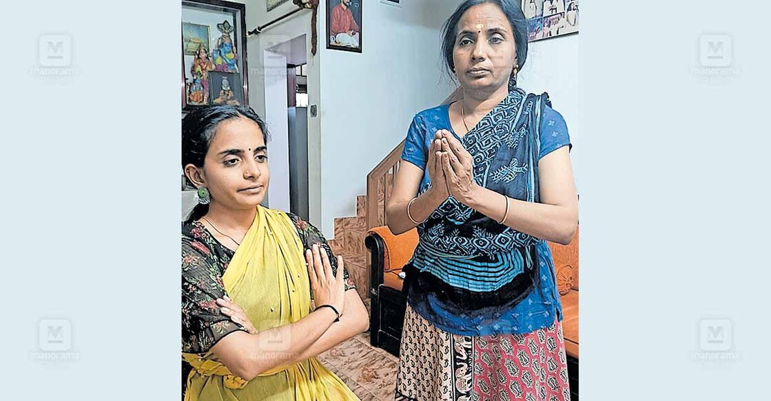 കൃഷ്ണേന്ദുവും വൃന്ദയും പരിശീലനത്തിനിടെ  