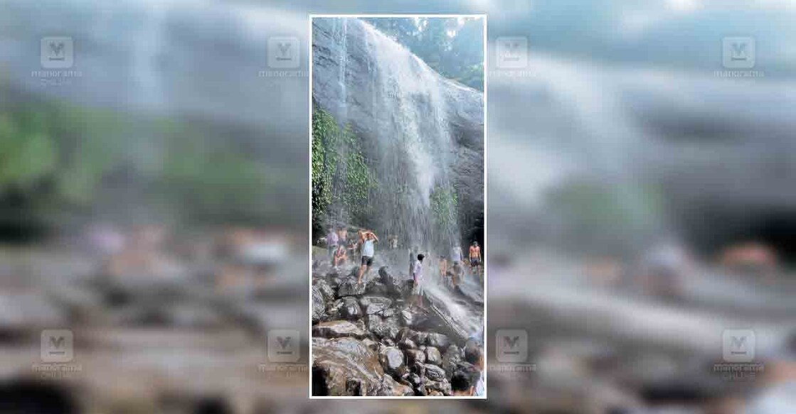 palakkad-vellarimedu-waterfall കൊല്ലങ്കോട് പയ്യലൂരിനടുത്തുള്ള വെള്ളരിമേട് വെള്ളച്ചാട്ടം.