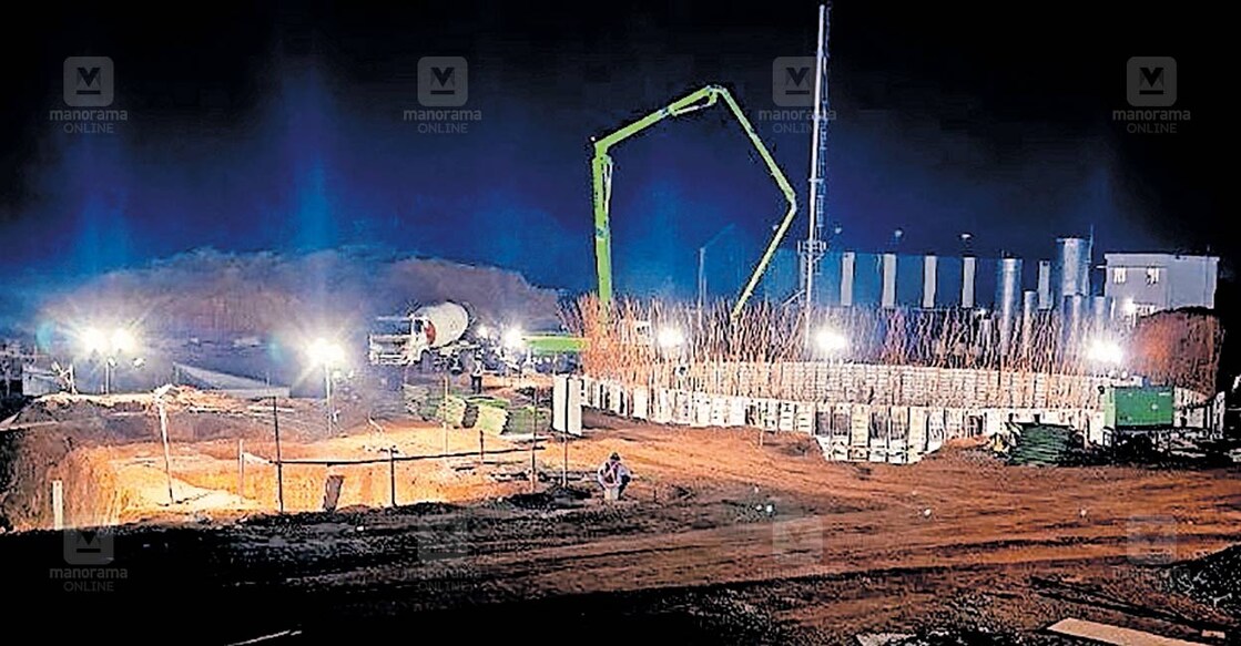 കഞ്ചിക്കോട് വ്യവസായമേഖലയിൽ നിർമാണം പുരോഗമിക്കുന്ന ‘വേസ്റ്റ് ടു ഗ്യാസ്’ മാലിന്യ സംസ്കരണ പ്ലാന്റ്.  