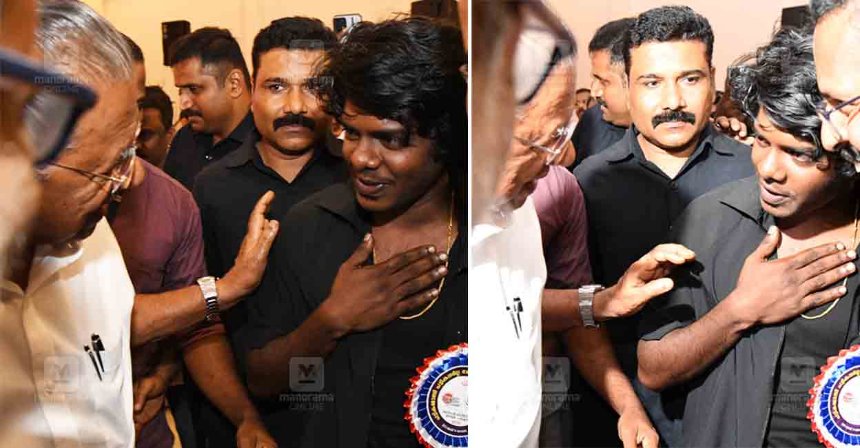 ‘വേടനെതിരെ രാഷ്ട്രീയ ഗൂഢാലോചന, സ്ഥിരം കുറ്റവാളിയാക്കാൻ ശ്രമം’: മുഖ്യമന്ത്രിക്ക് പരാതി നൽകി കുടുംബം