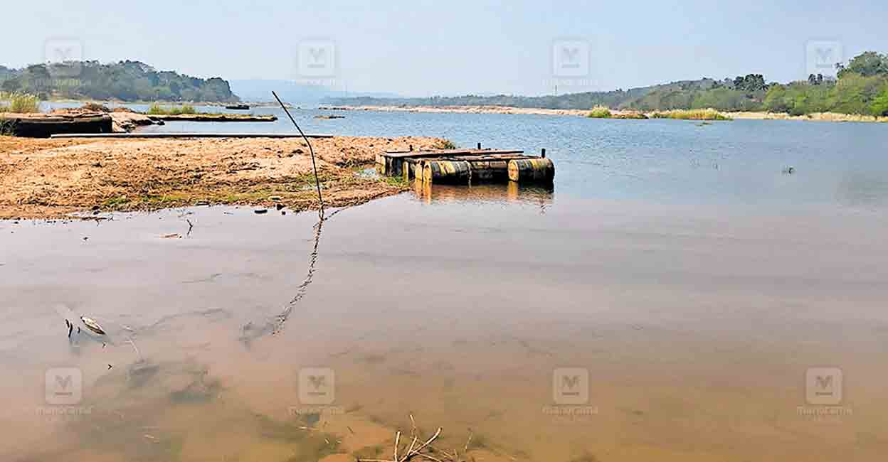 ഭാരതപ്പുഴയിൽനിന്ന് ഇതുവരെ നീക്കം ചെയ്തത് 10,000 എം ക്യൂബ് മണൽ; സ ...