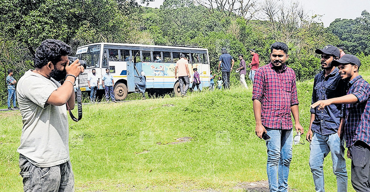 കെഎസ്ആർടിസി ബസിൽ ‘ഗവി’യിലേക്ക് ആളൊഴുക്ക്; 4 മണിക്കൂറും വനത്തിലൂടെയാണ് യാത്ര