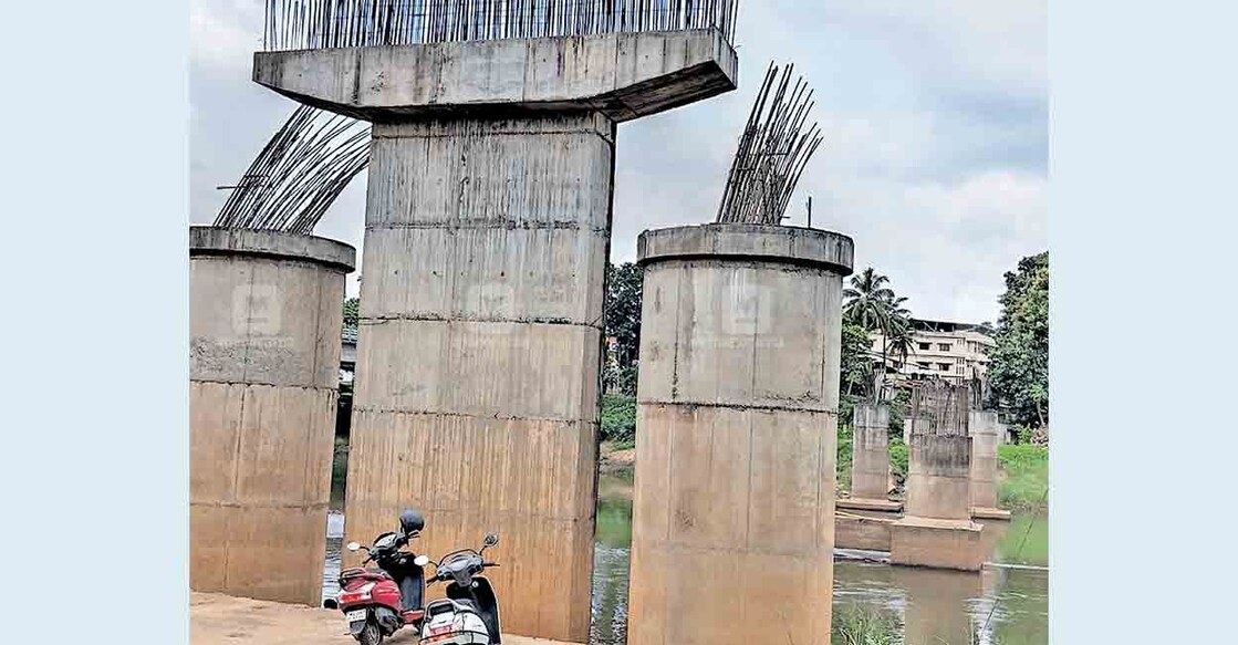 pathanamthitta-construction-of-Ranni-new-bridge-is-not-completed റാന്നി പുതിയ പാലത്തിന്റെ നിർമാണം പൂർത്തിയാകാത്ത നിലയിൽ.