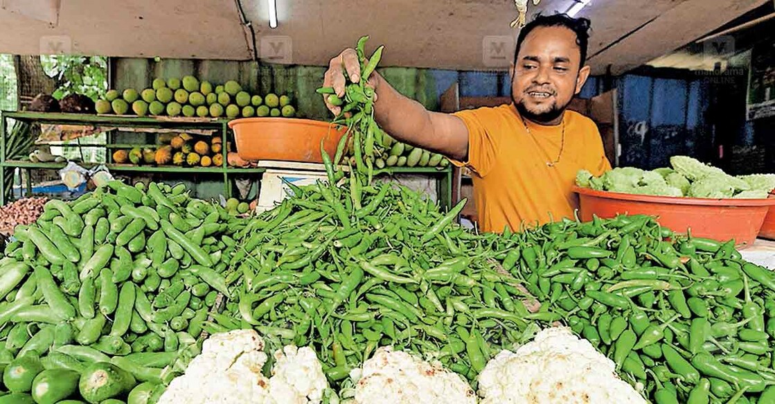 പത്തനംതിട്ട കുലശേഖരപതിയിലെ പച്ചക്കറി വിപണി. ചിത്രം: മനോരമ  