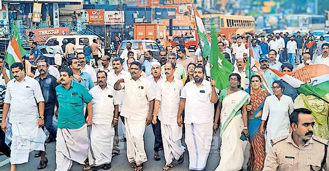 യുഡിഎഫ് സ്ഥാനാർഥി ആന്റോ ആന്റണി വിജയിച്ചതിൽ ആഹ്ലാദം പ്രകടിപ്പിച്ച് യുഡിഎഫ് അടൂരിൽ നടത്തിയ പ്രകടനം.  
