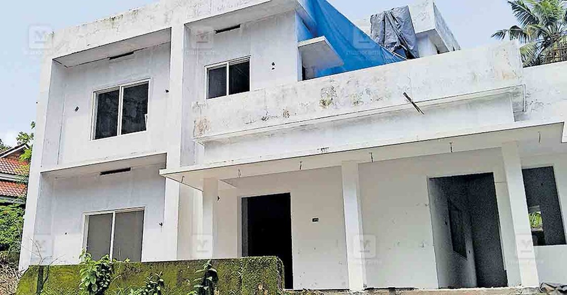 villege-office-new-builging-5 അവസാനഘട്ട നിർമാണപ്രവൃത്തികൾ പുരോഗമിക്കുന്ന പുറമറ്റം സ്മാർട്ട് വില്ലേജ് ഓഫിസ് കെട്ടിടം.
