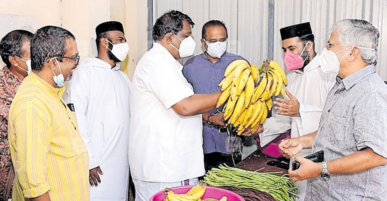 'നാടൻ പീടിക' ; ഇടനിലക്കാർ ഇല്ലാതെ പച്ചക്കറി Thiruvananthapuram News