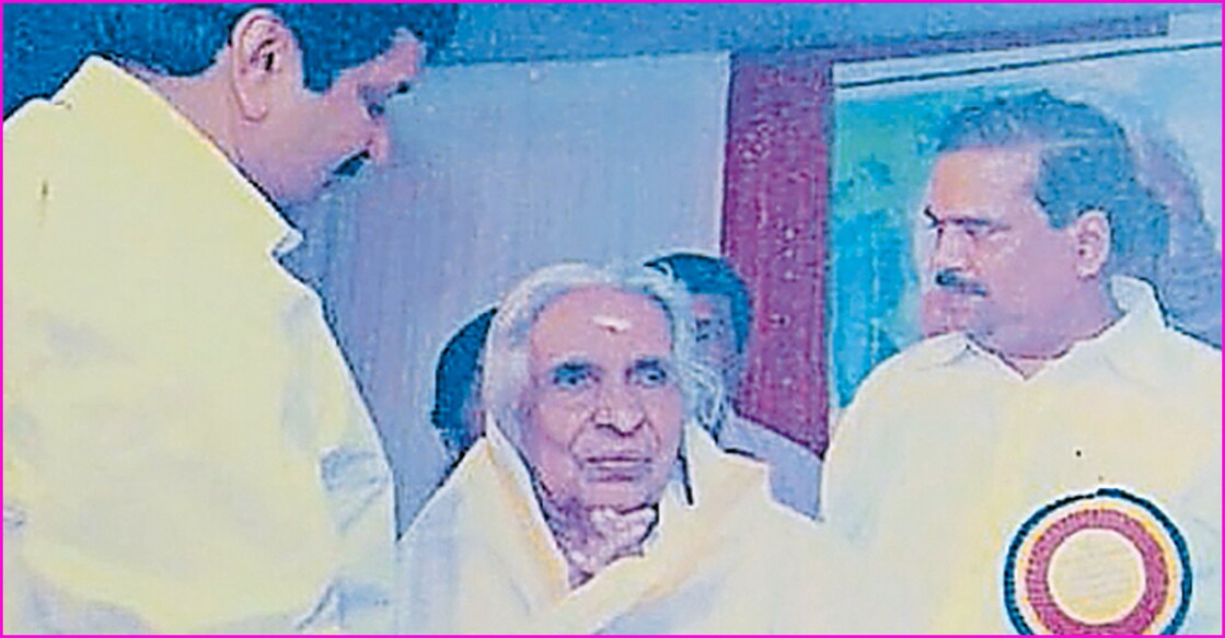 trivandrum-saraswathi-bai-honoured 2013ൽ വിളപ്പിൽ ഗവ.ആശുപത്രിയുടെ പുതിയ മന്ദിരത്തിന്റെ ഉദ്ഘാടനവേളയിൽ സരസ്വതി ഭായിയെ അന്നത്തെ മന്ത്രി വി.എസ്.ശിവകുമാർ ആദരിച്ചപ്പോൾ. ബിജെപി നേതാവ് പി.കെ.കൃഷ്ണദാസ് സമീപം