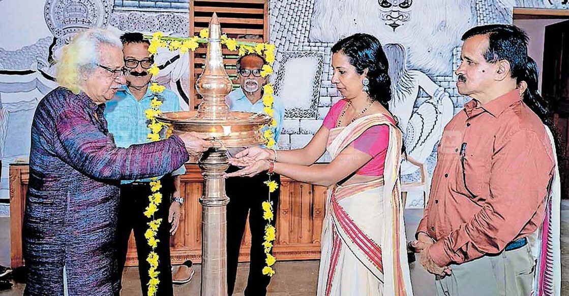 thiruvananthapuram-adoor വർക്കല രംഗകലാ കേന്ദ്രത്തിൽ സത്യജിത് റേ ചലച്ചിത്രോത്സവം ഉദ്ഘാടനം കേന്ദ്രം ചെയർമാൻ അടൂർ ഗോപാലകൃഷ്ണൻ നിർവഹിക്കുന്നു