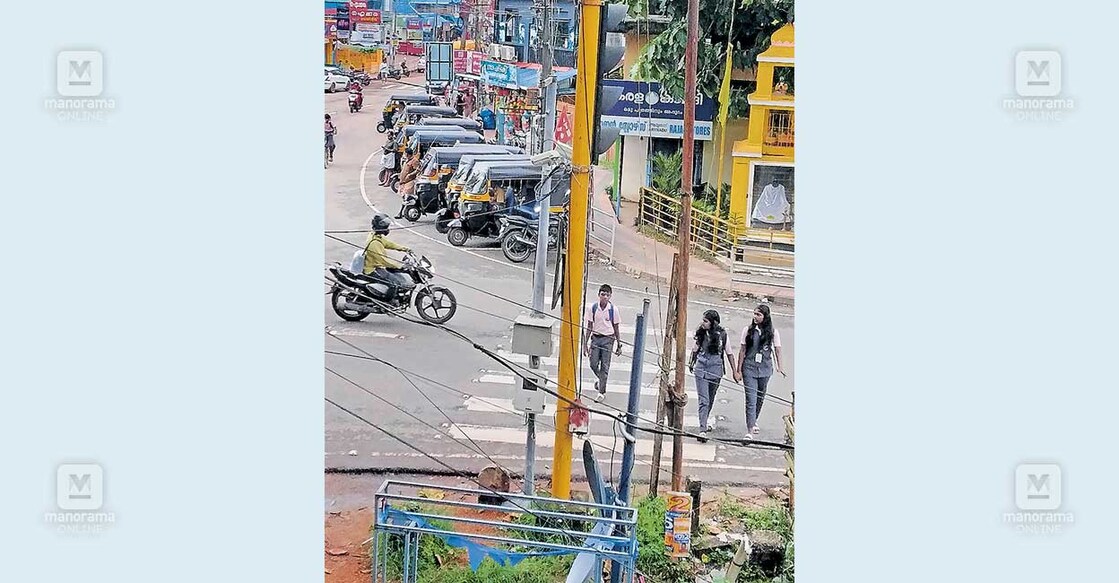 ആര്യനാട് പാലം ജംക്‌ഷനിൽ പഞ്ചായത്ത് സ്ഥാപിച്ച ക്യാമറ.  