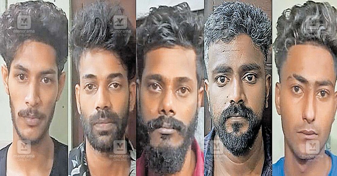 അറസ്റ്റിലായ കിരൺ ലാൽ, ശ്രീജിത്ത്, വിഷ്ണു വിജയൻ, നിഥിൻ രാജ്, അഭിരാം  '