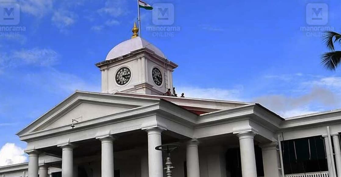 thiruvananthapuram-secretariat-clock-tower thiruvananthapuram-secretariat-clock-tower