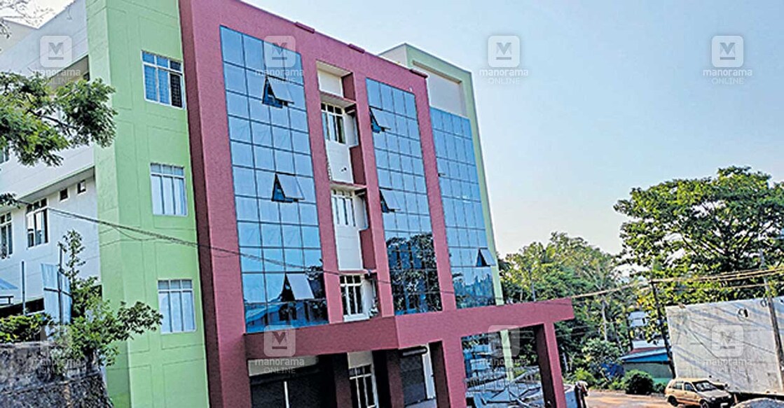 thiruvanathapuram-hospital
പാറശാല താലൂക്ക് ആശുപത്രിയിൽ അത്യാഹിത വിഭാഗം, ഒപി എന്നിവയ്ക്കായി നിർമിക്കുന്ന പുതിയ കെട്ടിടം
