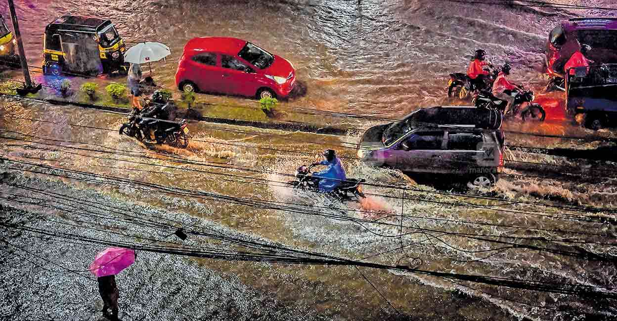 തിരുവനന്തപുരത്ത് വെള്ളക്കെട്ട് പത്തനംതിട്ടയിൽ കനത്ത മഴ 2 അണക്കെട്ടുകൾ തുറന്നു Rain Updates