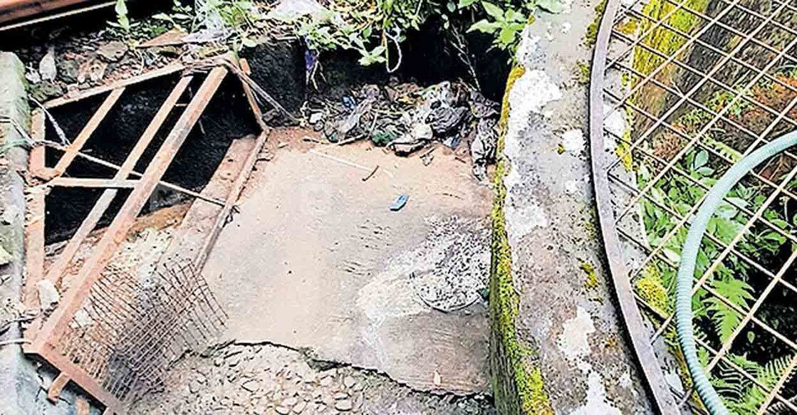കാട്ടിക്കരക്കുന്ന് കമ്യൂണിറ്റി ഹാൾ കോംപൗണ്ടിൽ കിണറിനോട് ചേർന്ന് അഴുക്കുചാൽ 
ഒഴുകുന്നു.  
