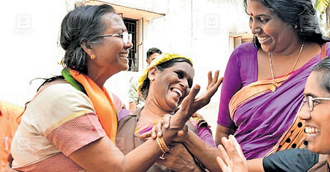 thrissur-sarasu സരസു പ്രചാരണത്തിനിടെ