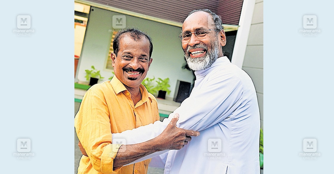 gopinath-n-father ഗോപിനാഥും ഫാ.ഡേവിസ് ചിറമ്മലും