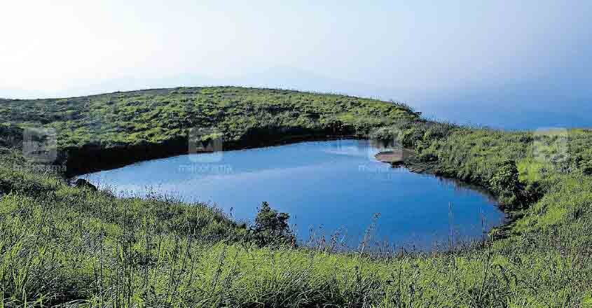 wayanad-chendramala-center-lake wayanad-chendramala-center-lake