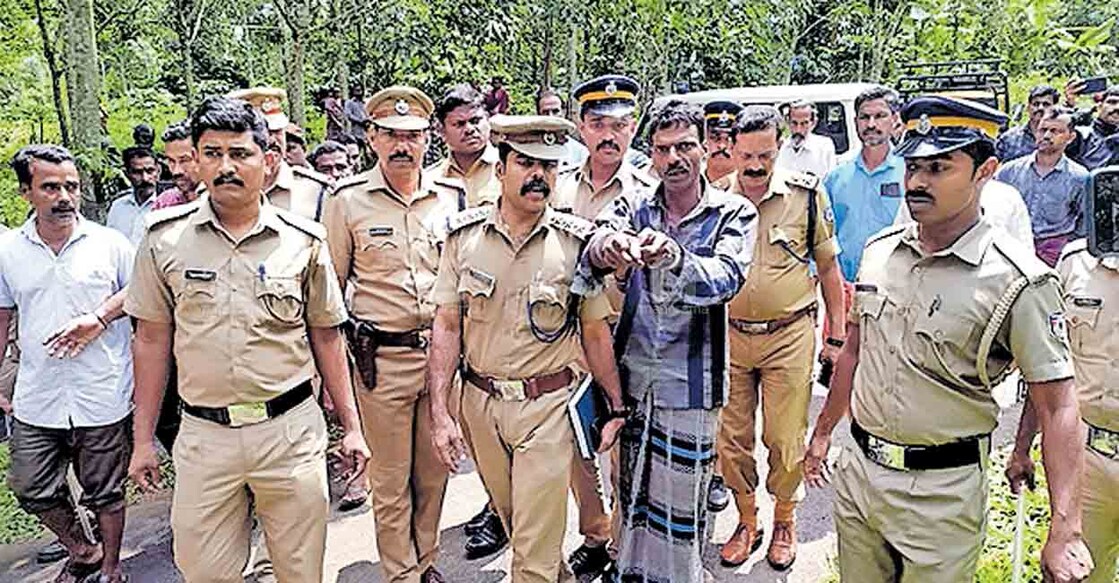 കൊലപാതകത്തിനു ശേഷം കതവക്കുന്ന് വനത്തിലൂടെ മുങ്ങിയ 
ശിവദാസൻ തന്റെ ഫോൺ ഉപേക്ഷിച്ച സ്ഥലം പൊലീസിനു 
കാണിച്ചു കൊടുക്കുന്നു.  
