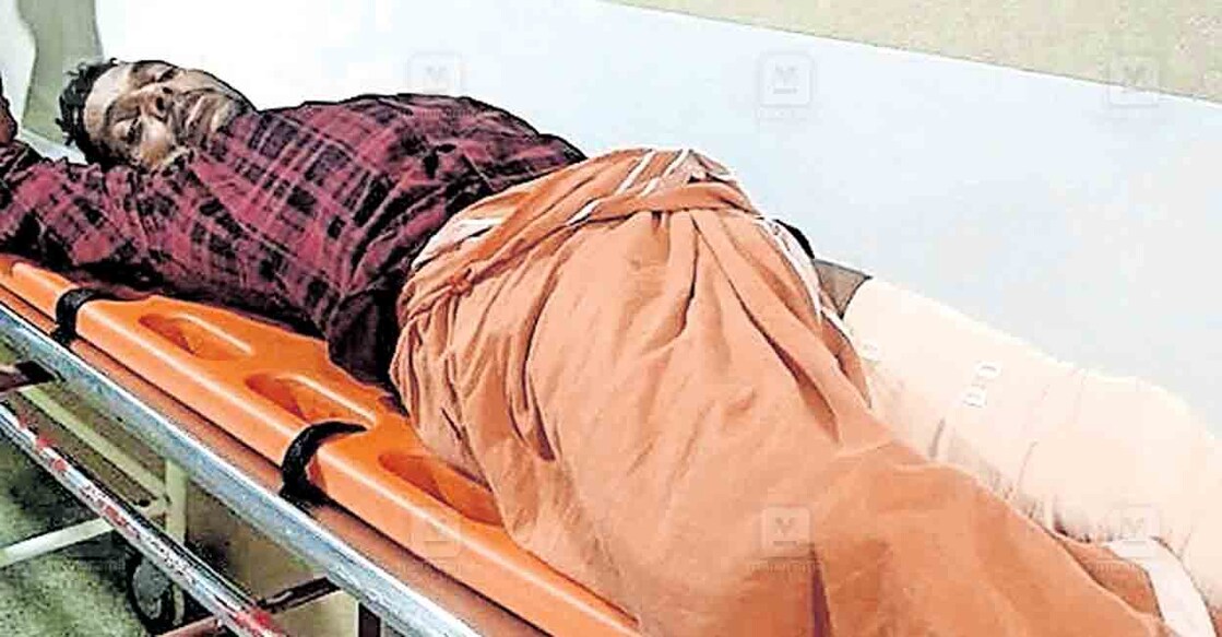 പൊഴുതന സുഗന്ധഗിരിയിൽ കാട്ടാനയുടെ ആക്രമണത്തിൽ പരുക്കേറ്റ വിജയൻ.  
