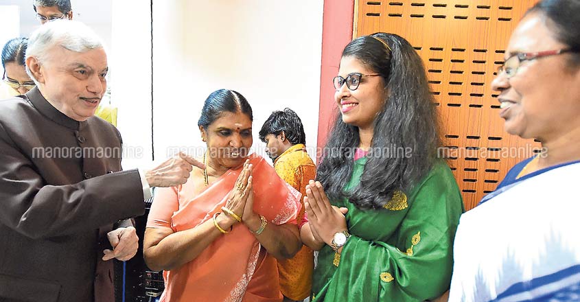 theertha-with-governor theertha-with-governor