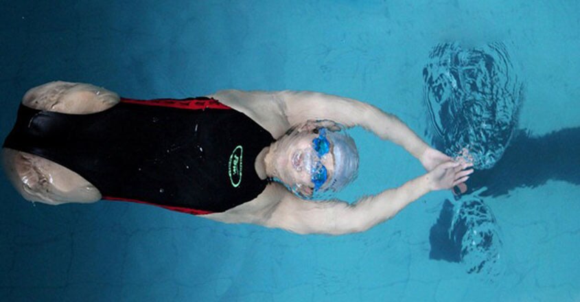 Qian_hongyan_swimming Qian_hongyan_swimming