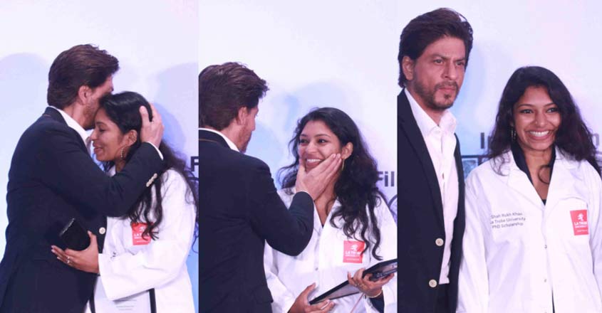 shah-rukh-khan-gopika shah-rukh-khan-gopika