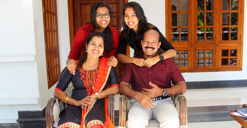dr-r-jose-kerala-police-dysp-article-family-image dr-r-jose-kerala-police-dysp-article-family-image
