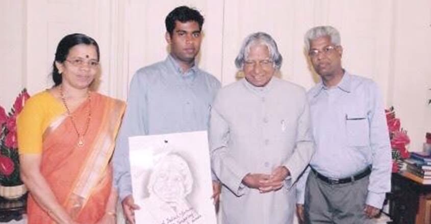 former-isro-director-e-k-kutty-with-apj-abdul-kalam former-isro-director-e-k-kutty-with-apj-abdul-kalam