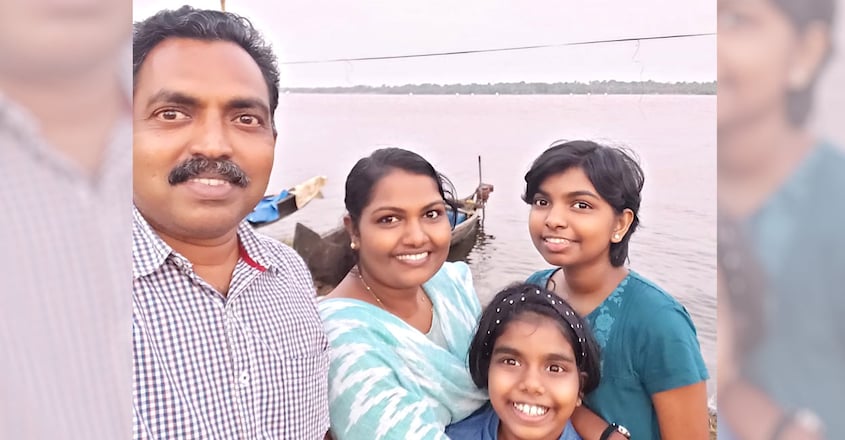 nanditha-nivedhitha-family nanditha-nivedhitha-family