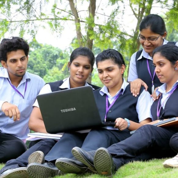 Trinity College of Engineering: Bridging Education and Industry Trinity College of Engineering: Bridging Education and Industry